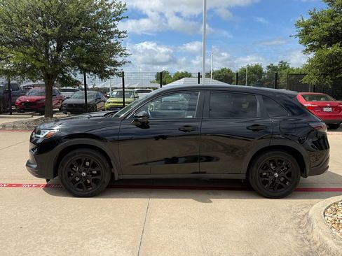 Used 2023 Honda HR-V Sport image 2