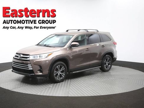 Used 2019 Toyota Highlander LE FWD image 55