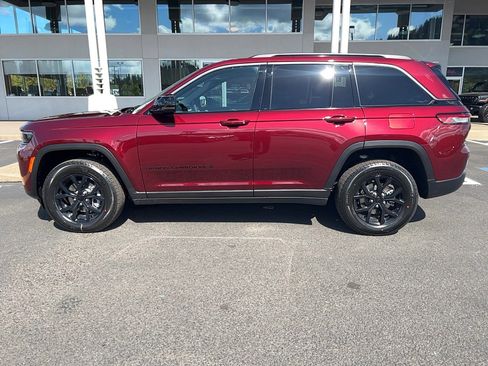 New 2026 Jeep Grand Cherokee Altitude AWD/4WD image 8