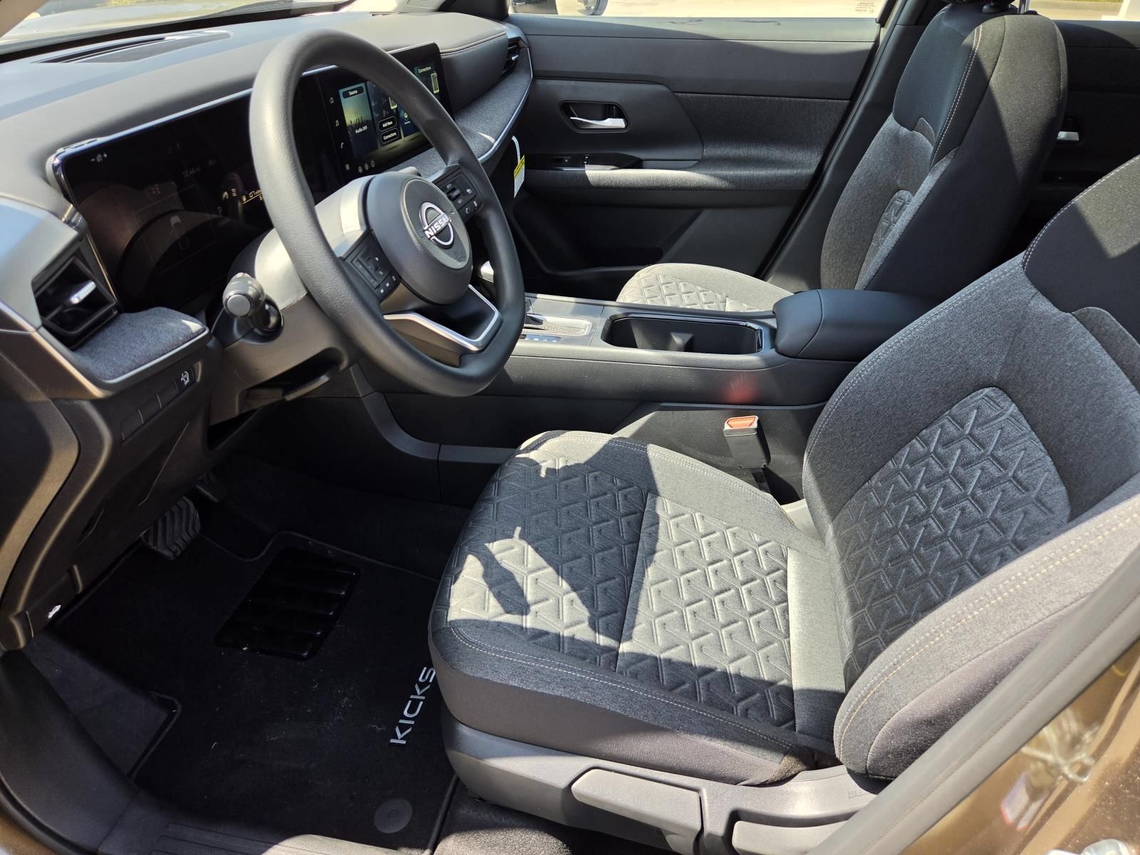 New 2027 Nissan Kicks SV w/ SV Premium Package FWD image 17