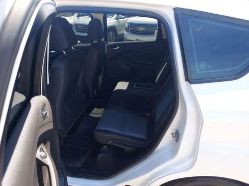 Used 2017 Ford C-MAX SE w/ Interior Protection Package FWD image 2