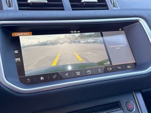 Used 2019 Land Rover Range Rover Evoque SE Premium image 14