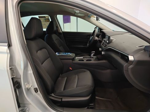 Used 2023 Nissan Altima 2.5 S FWD image 16