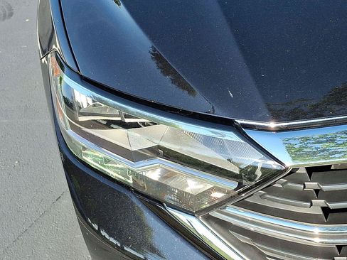 Used 2023 Volkswagen Jetta SE w/ Panoramic Sunroof Package FWD image 9