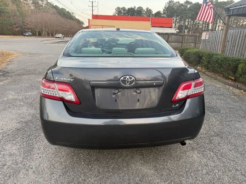 Used 2011 Toyota Camry LE image 6