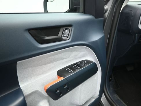 Certified 2023 Ford Maverick XLT image 10