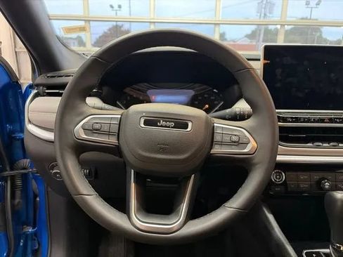 Used 2025 Jeep Compass Limited AWD/4WD image 22