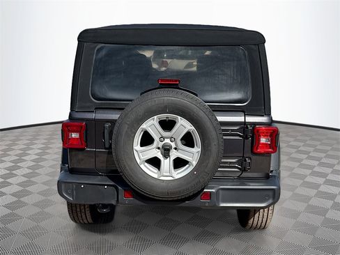Used 2021 Jeep Wrangler Unlimited Sport S image 7