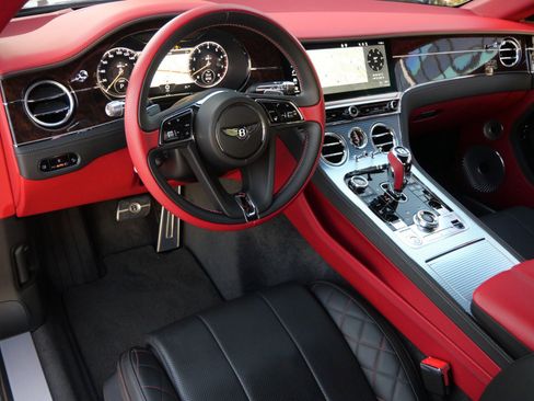 Used 2020 Bentley Continental GT image 2