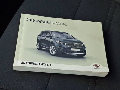 Used 2019 Kia Sorento FWD V6 image 26