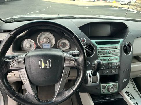 Used 2010 Honda Pilot Touring image 12