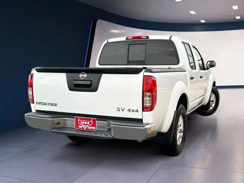 Used 2018 Nissan Frontier SV AWD/4WD image 5