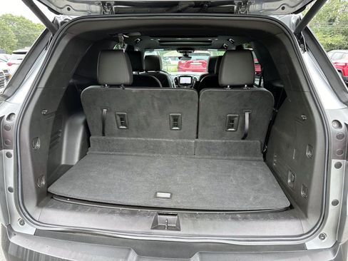 Used 2023 Chevrolet Traverse RS AWD/4WD image 7