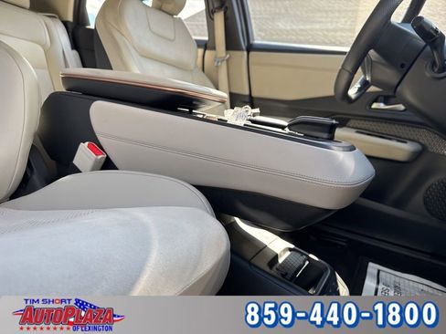 Used 2023 Nissan Ariya AWD image 62