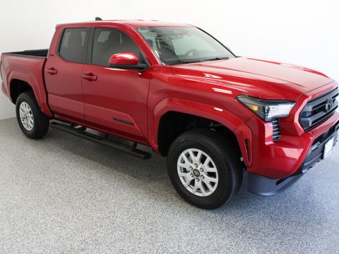 Certified 2026 Toyota Tacoma SR5 AWD/4WD image 4