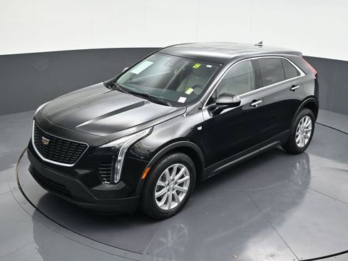 Used 2022 Cadillac XT4 Luxury w/ Driver Awareness Package image 13