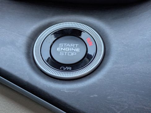 New 2025 Jeep Grand Cherokee Limited w/ Luxury Tech Group II image 29