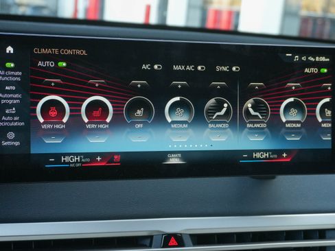 Used 2023 BMW iX xDrive50 w/ Premium Package image 22