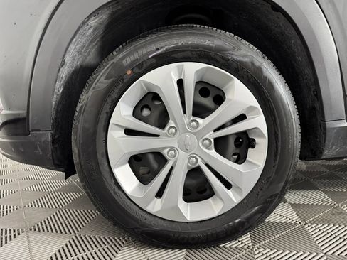 Used 2024 Chevrolet Trax LS w/ Driver Confidence Package image 41