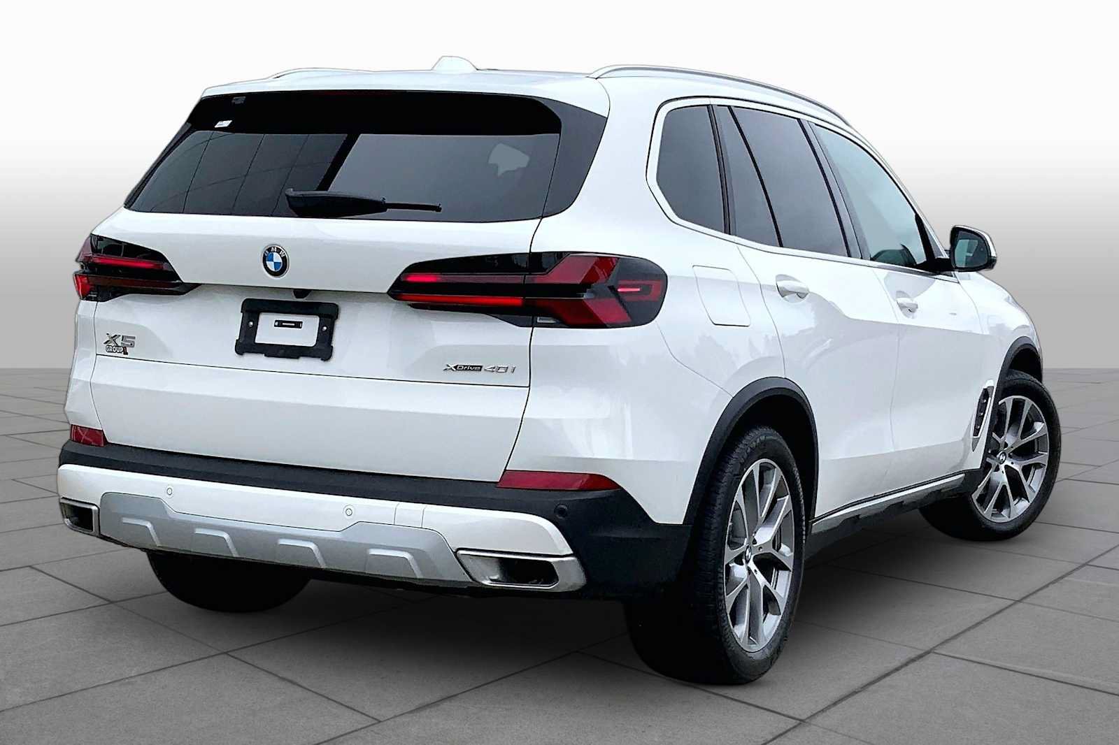 Used 2026 BMW X5 xDrive40i w/ Premium Package AWD/4WD image 12