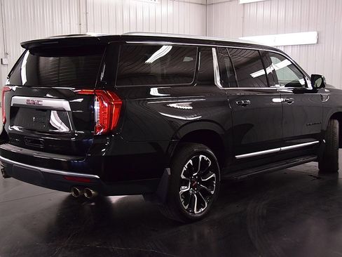 Used 2024 GMC Yukon XL Denali w/ Advanced Technology Package image 7