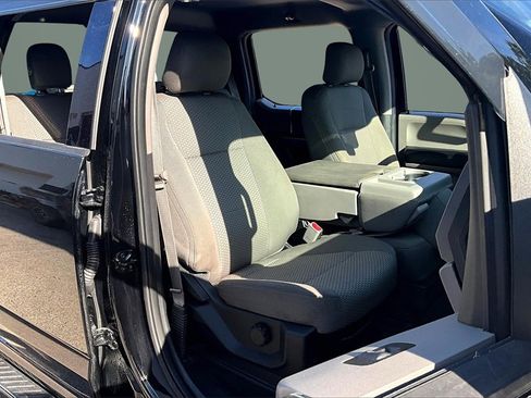 Used 2016 Ford F150 XLT w/ XTR Package image 28