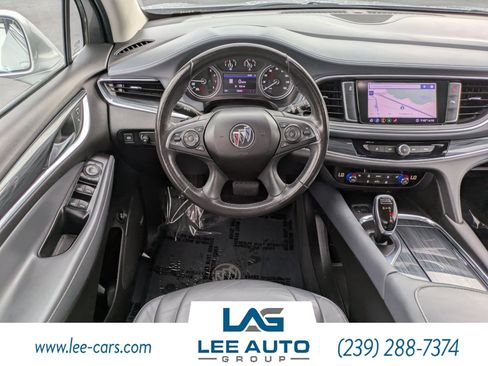 Used 2020 Buick Enclave Essence w/ Sound and Sites Package FWD image 16