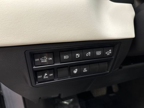 Used 2023 Toyota Tundra Capstone AWD/4WD image 33