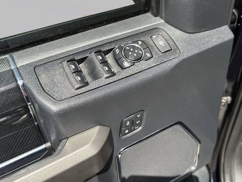 Used 2022 Ford F250 Platinum w/ FX4 Off-Road Package AWD/4WD image 17