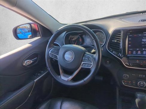 Used 2019 Jeep Cherokee Limited image 25