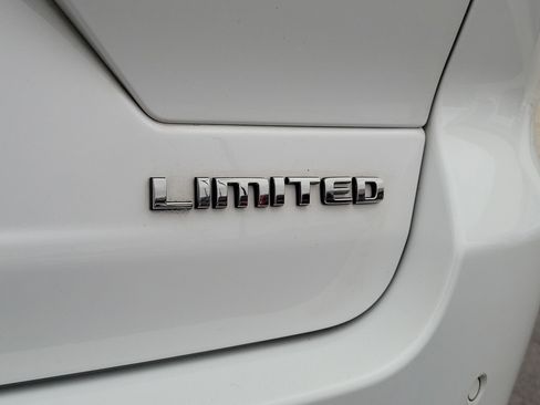 Used 2024 Jeep Grand Cherokee Limited image 7