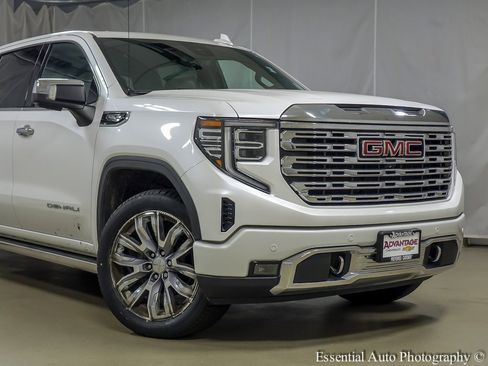 Used 2022 GMC Sierra 1500 Denali w/ Denali Reserve Package image 3