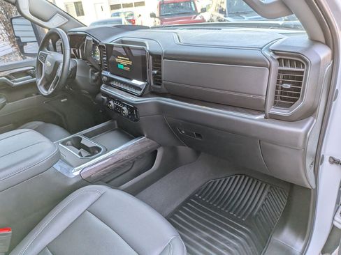 Used 2024 Chevrolet Silverado 3500 LTZ w/ LTZ Plus Package image 32