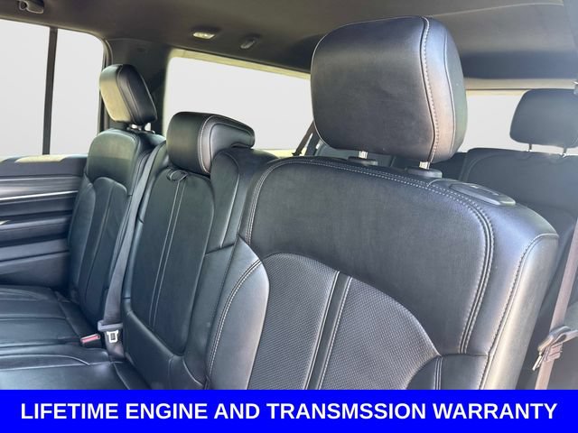 Used 2024 Jeep Wagoneer L Series II RWD image 15