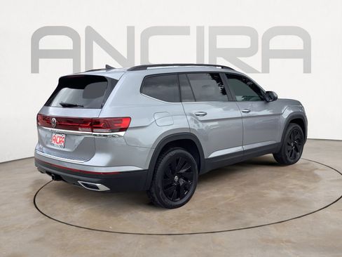 New 2025 Volkswagen Atlas SE FWD image 8