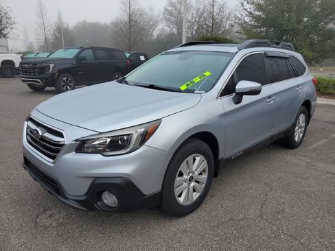 Used 2019 Subaru Outback 2.5i Premium image 2