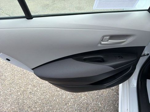 Used 2022 Toyota Corolla LE FWD image 14