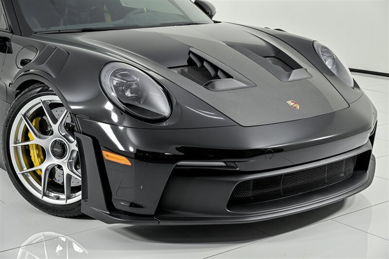 Used 2024 Porsche 911 GT3 RS w/ Weissach Package RWD image 2