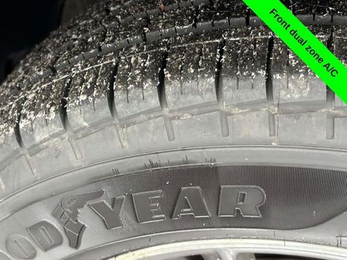 Used 2019 Toyota Highlander XLE image 37