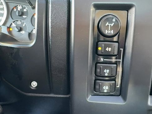 Used 2005 HUMMER H2 SUT w/ Preferred Equipment Group image 32