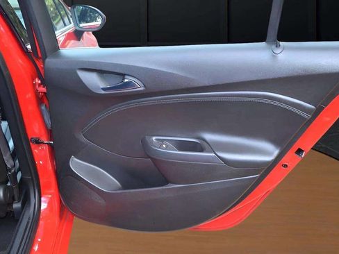 Used 2017 Chevrolet Cruze Premier image 17