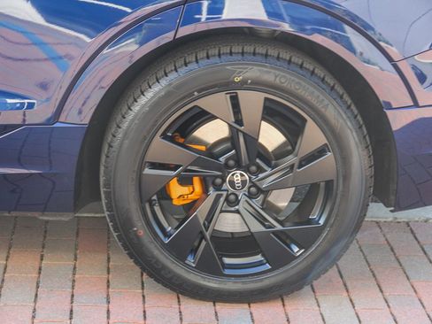 Certified 2022 Audi e-tron Premium w/ Convenience Plus Package image 7