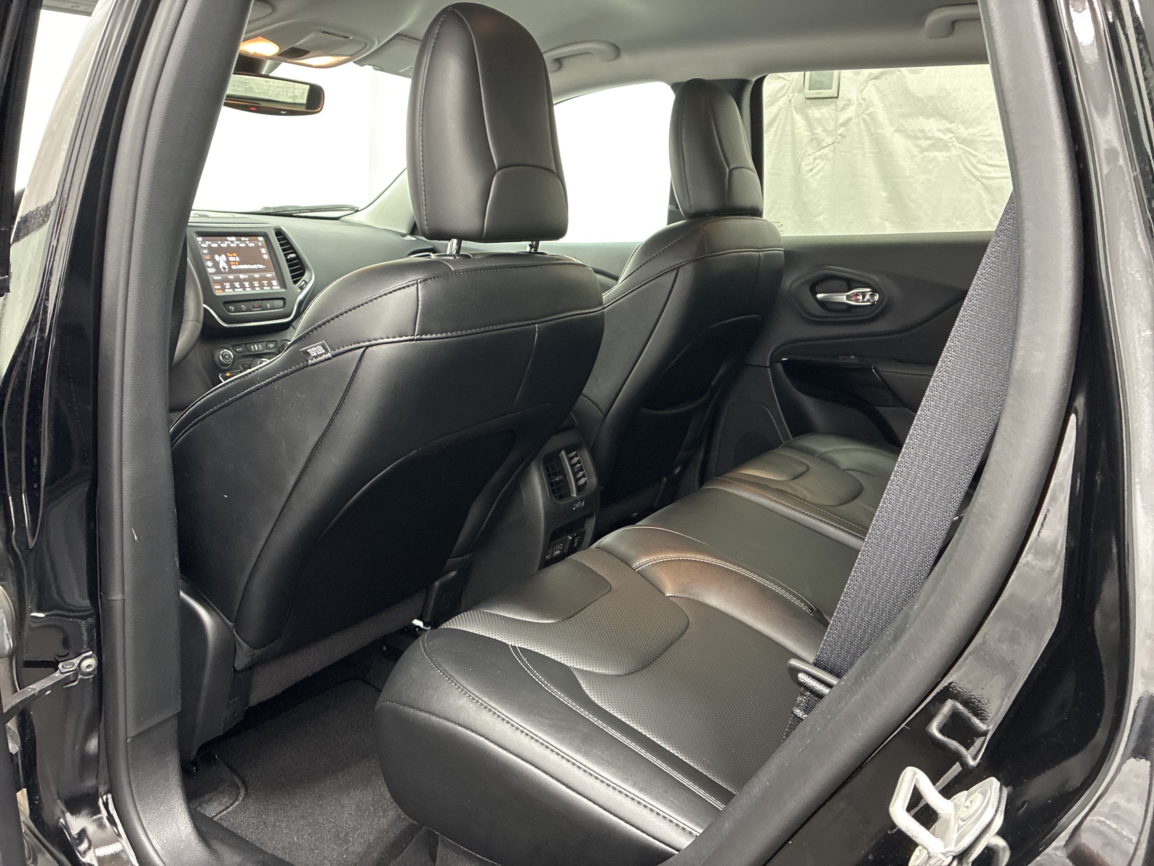 Certified 2023 Jeep Cherokee Altitude Lux AWD/4WD image 13