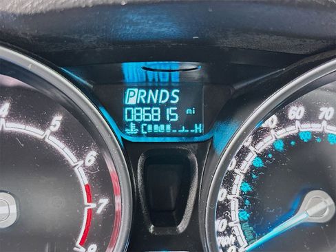 Used 2015 Ford Fiesta Titanium image 12