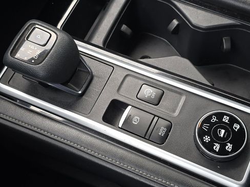 Used 2022 Nissan Pathfinder SL image 22