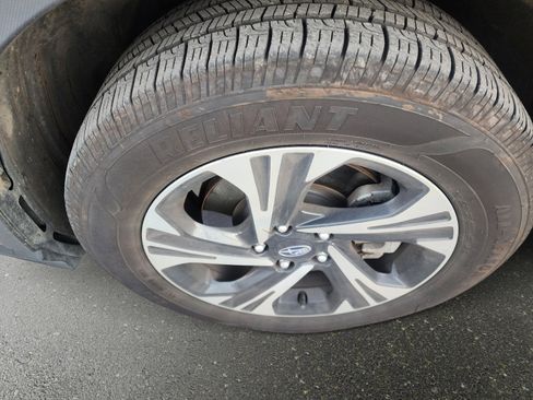 Used 2024 Subaru Crosstrek 2.0i Premium image 9