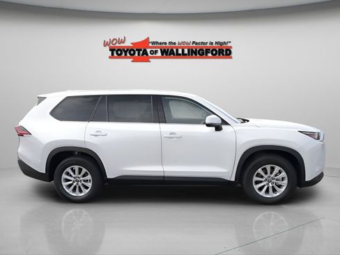 New 2026 Toyota Grand Highlander AWD image 4