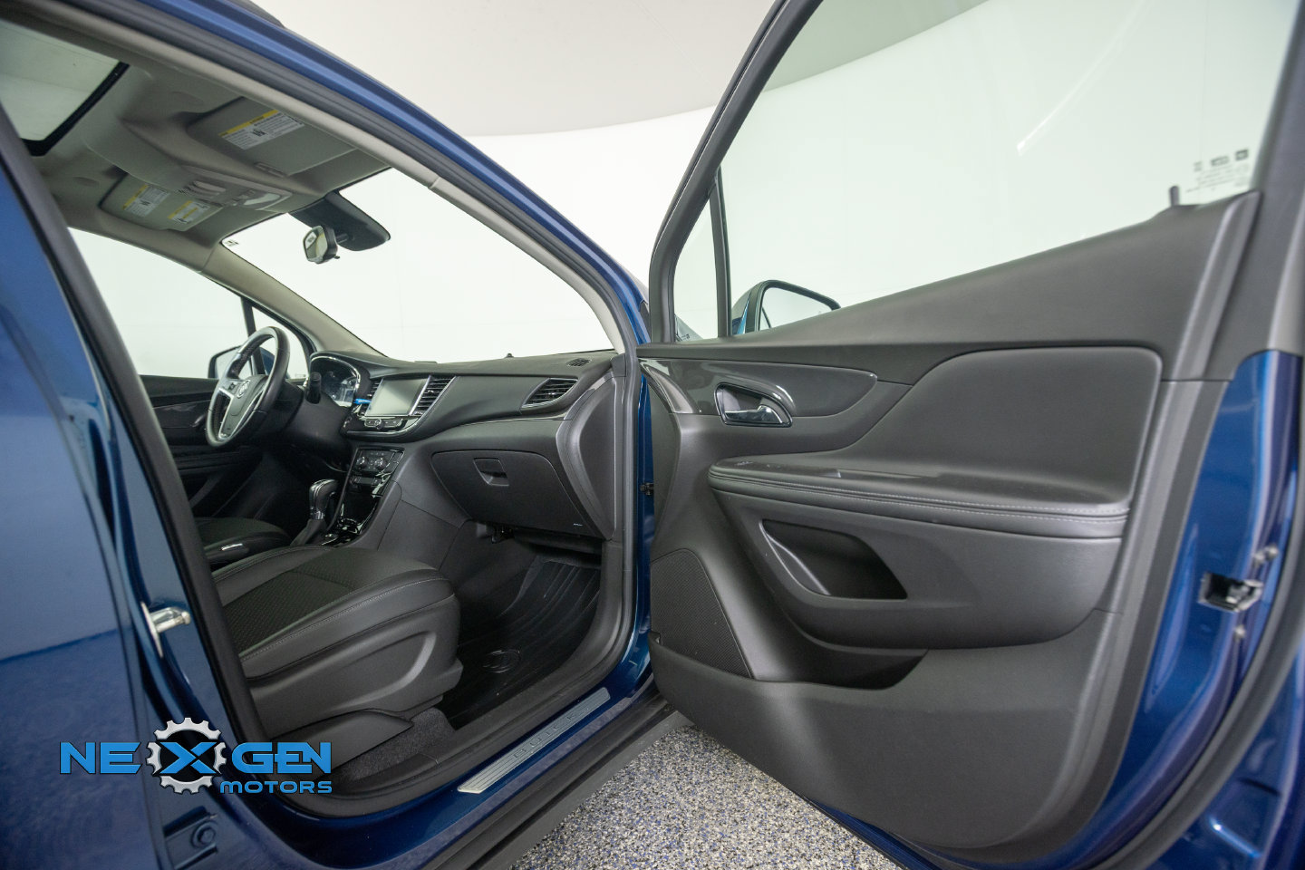 Used 2020 Buick Encore Preferred w/ Safety Package FWD image 39