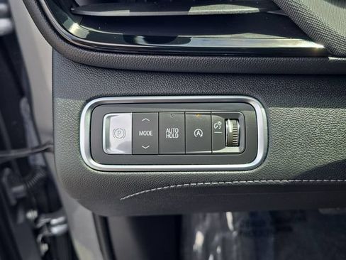 Certified 2025 Buick Enclave Preferred FWD image 25
