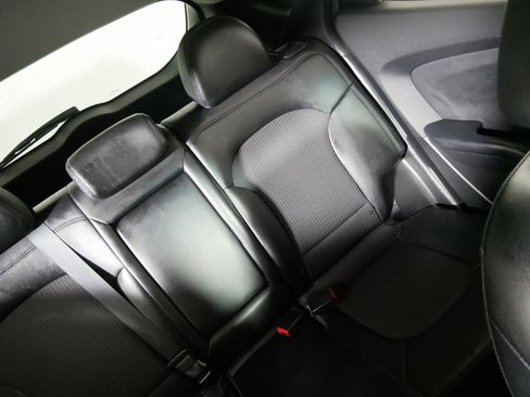 Used 2012 Hyundai Tucson GLS image 14